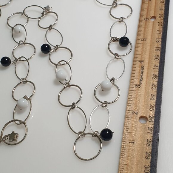 Silver Tone Chain Necklace Black White Beads Star Accents Circular Links Clasp - Picture 3 of 4